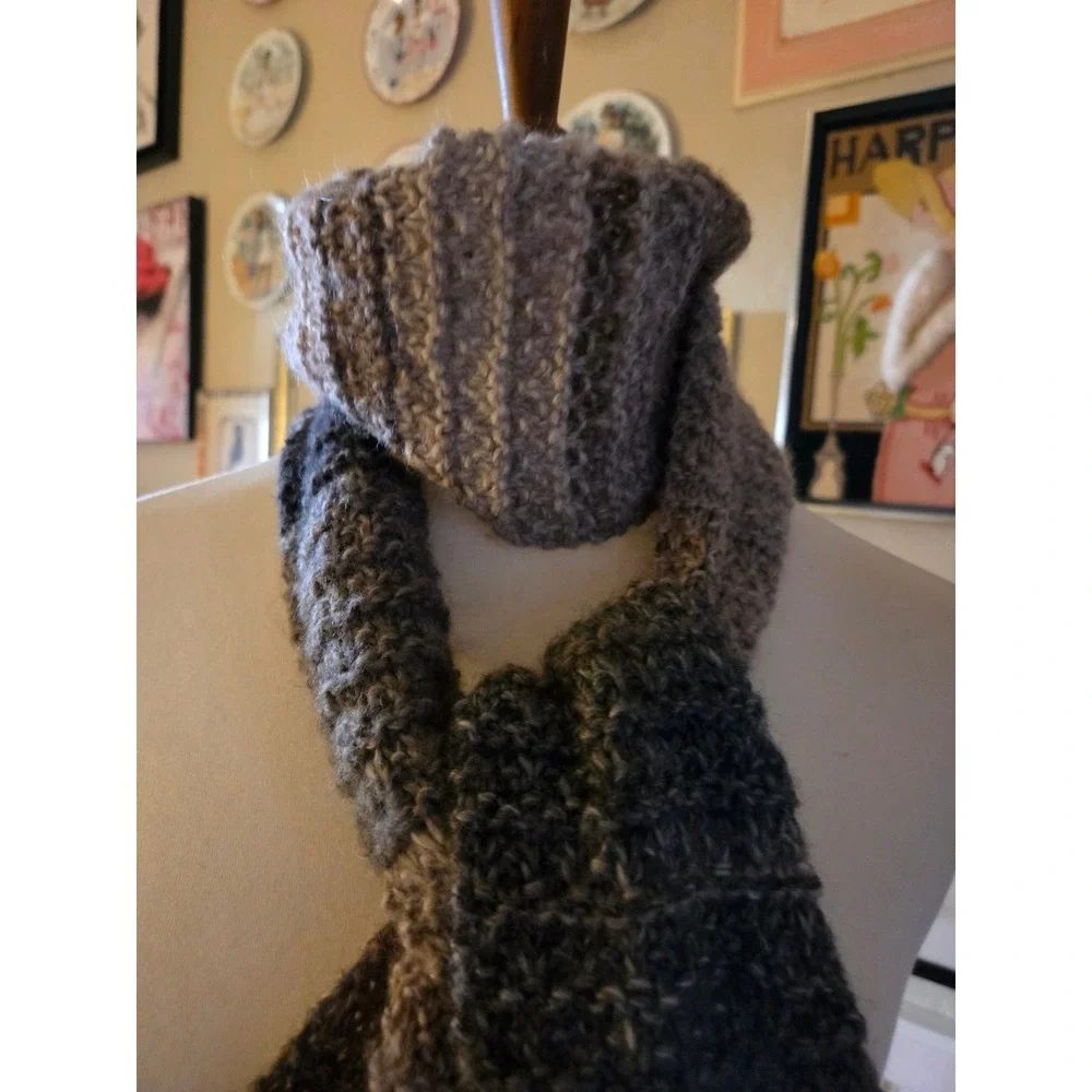 HandmadeKnit Scarf Striped Brown Grey‎ Ruffle Fringe Cozy Winter Accessory